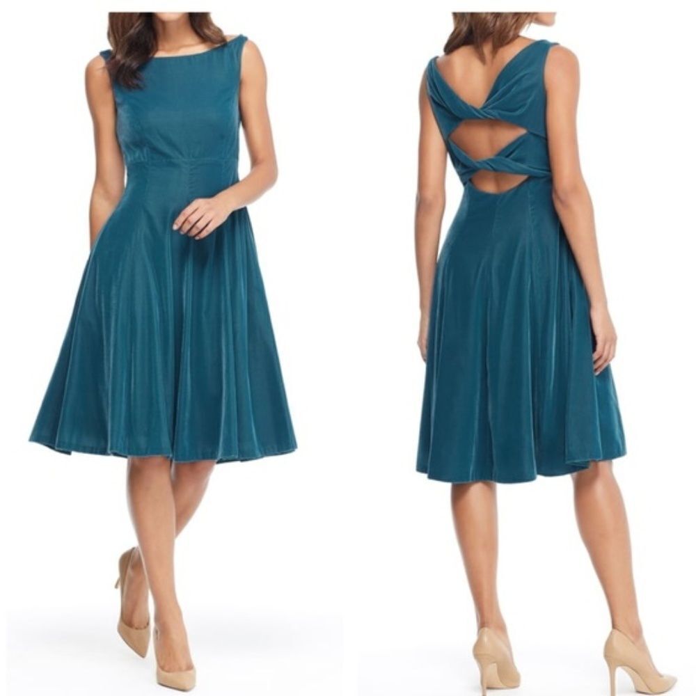 Gal meets Glam Christine Velvet Bateau Neck Dress